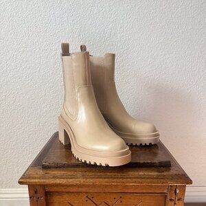 Zara NWOT Size 39 (8) Taupe Lug Sole Chelsea Ankle Boot